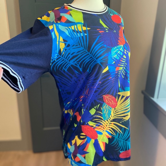 2/30 Broken Threads floral crewneck tee women’s - Picture 5 of 9